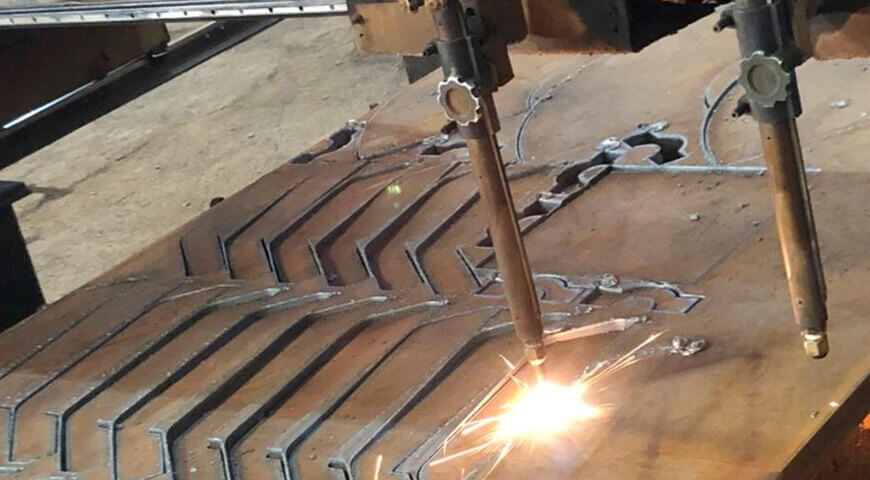 Como é feito o processo de oxicorte em bobinas de aço?